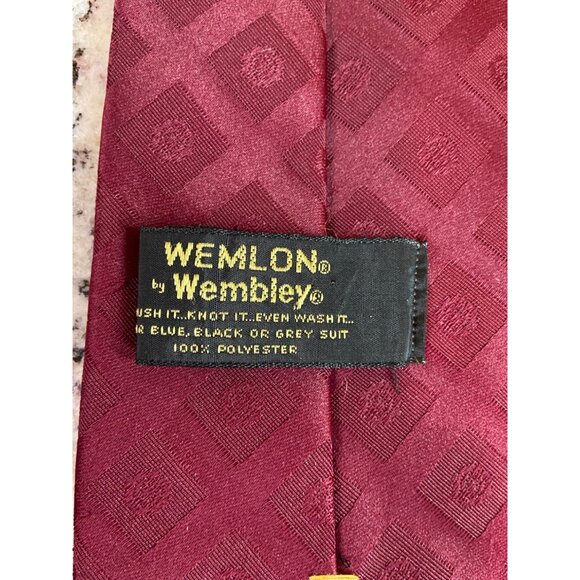 Vintage Wembley Mens Neck Tie Wide Polyester Geometric Red - Picture 5 of 5